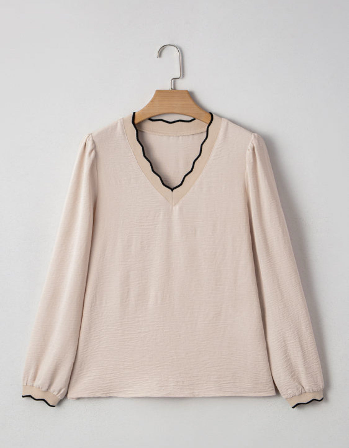 Scallop V Neck L/S