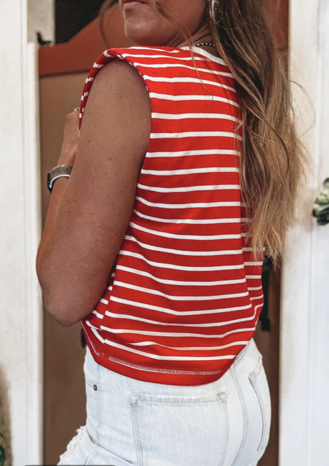 Red Stripe Ribbed Round Top